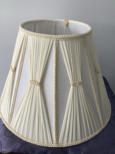 Large lined pleated cream and - lined,